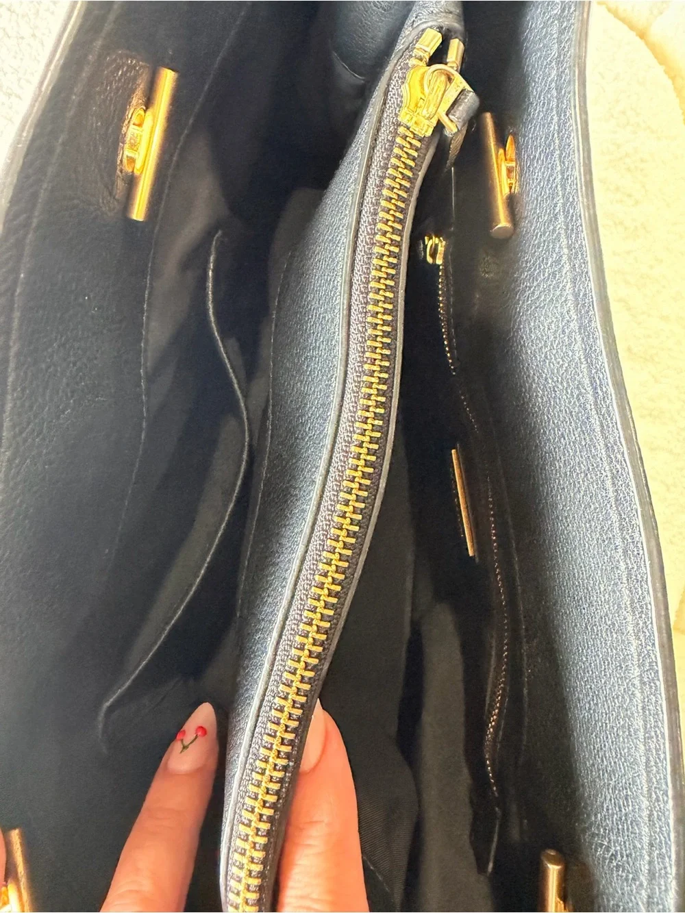 Tory Burch Leather Tote Carson Black Pebbled with Gold Chain Detail